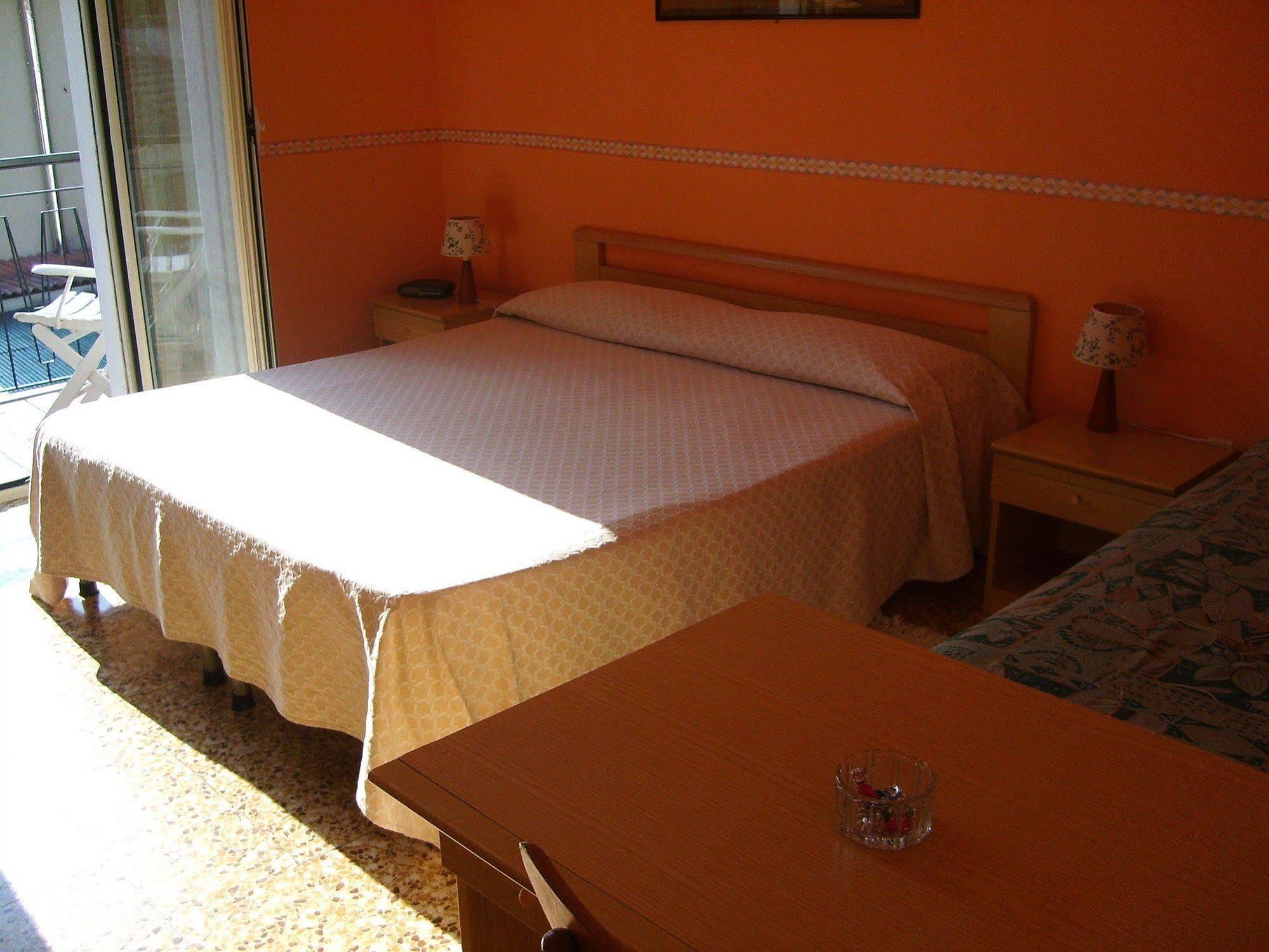 Hotel Elvezia Lake Maggiore Ngoại thất bức ảnh